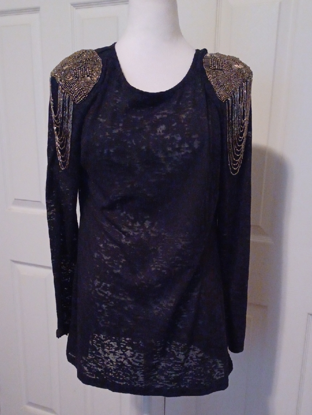 <> cha cha vente Black Top with Beaded Accent